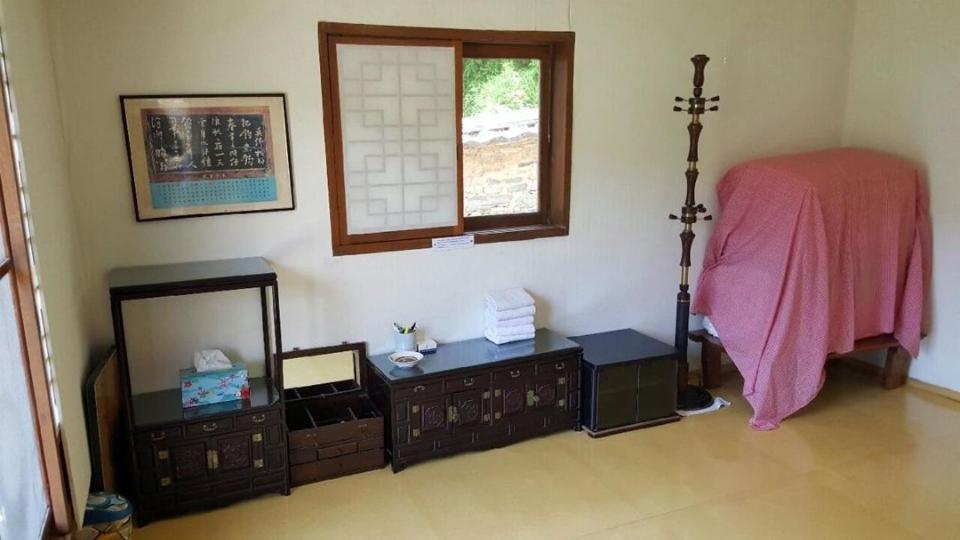 ホテル Goseong Choi Pilgan'S Old House エクステリア 写真
