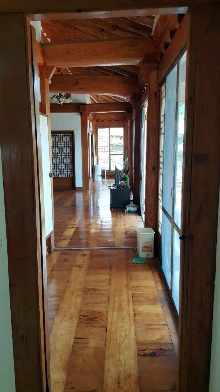 ホテル Goseong Choi Pilgan'S Old House エクステリア 写真