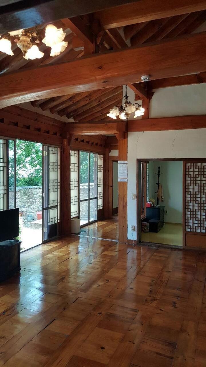 ホテル Goseong Choi Pilgan'S Old House エクステリア 写真