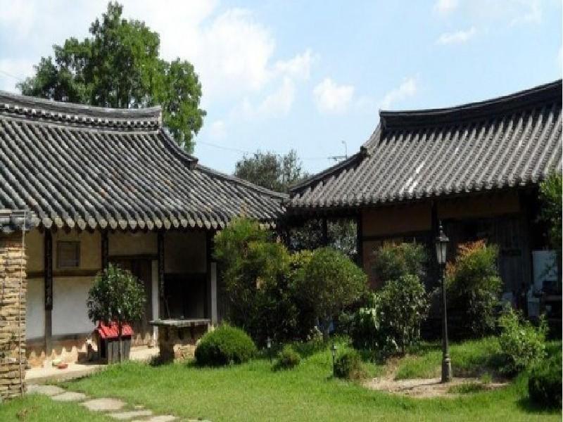 ホテル Goseong Choi Pilgan'S Old House エクステリア 写真