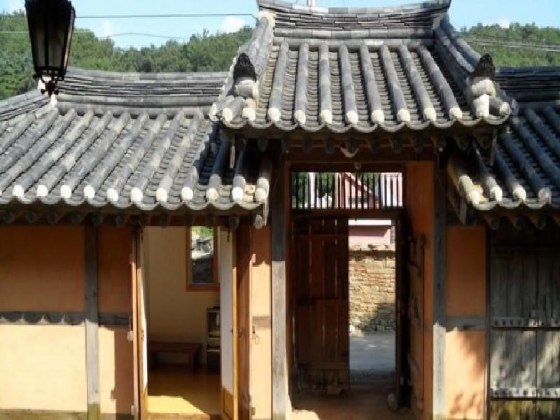 ホテル Goseong Choi Pilgan'S Old House エクステリア 写真